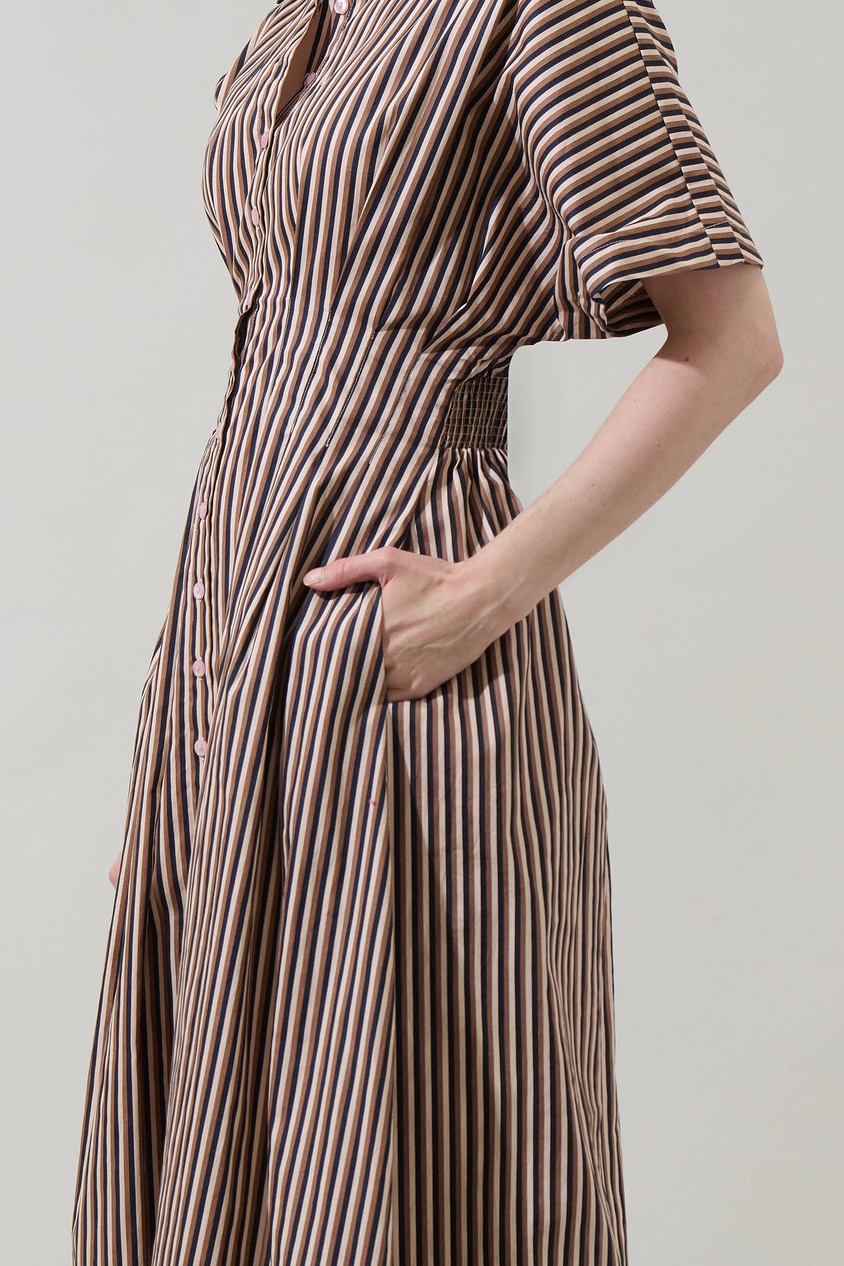 Wilderra Pleated Midi Dress Tiramisu